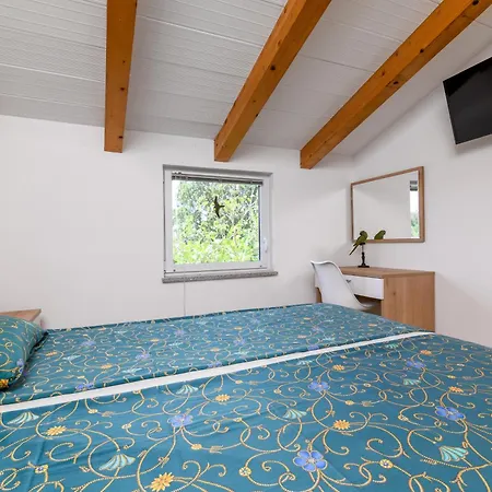 House With A Swimming Pool - 21049 Medolino